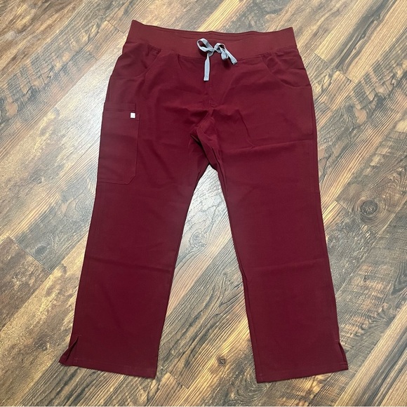Figs Kade Cargo in Burgundy xl/p - Picture 1 of 5